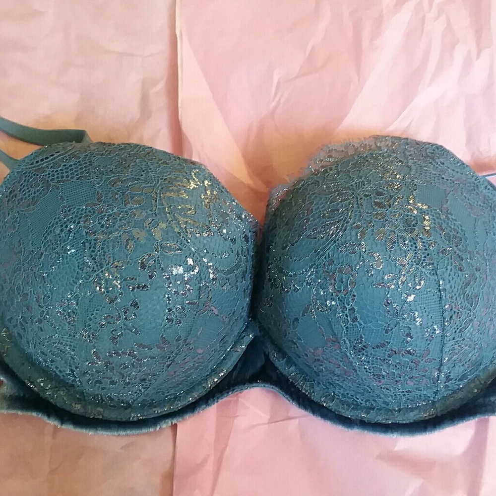 Beautiful NEW VS Very Sexy bra